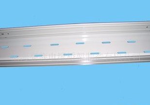 橋架強度大、結(jié)構(gòu)輕、造價低